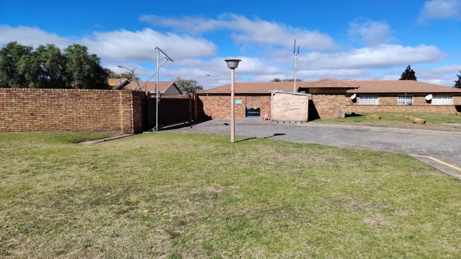 2 Bedroom Property for Sale in Vaalpark Free State